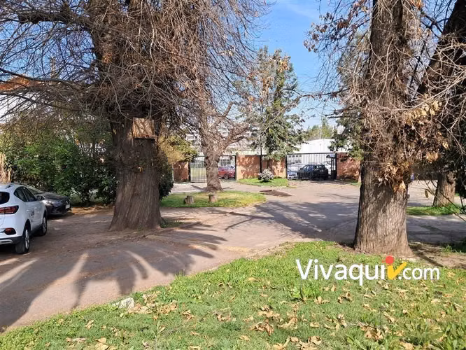 Casa en arriendo de 5 dorm. en La Reina