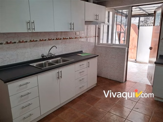 Casa en arriendo de 5 dorm. en La Reina