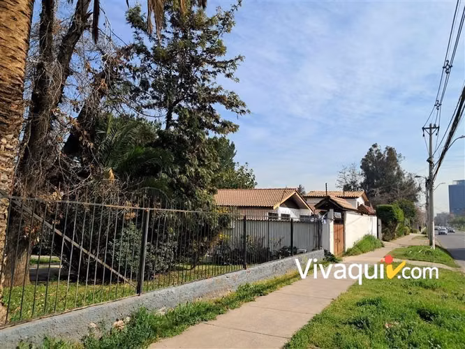 Casa en arriendo de 5 dorm. en La Reina