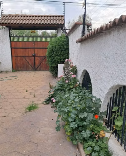 Casa en arriendo de 5 dorm. en La Reina