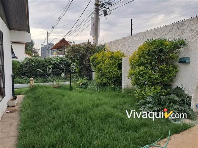Casa en arriendo de 5 dorm. en La Reina