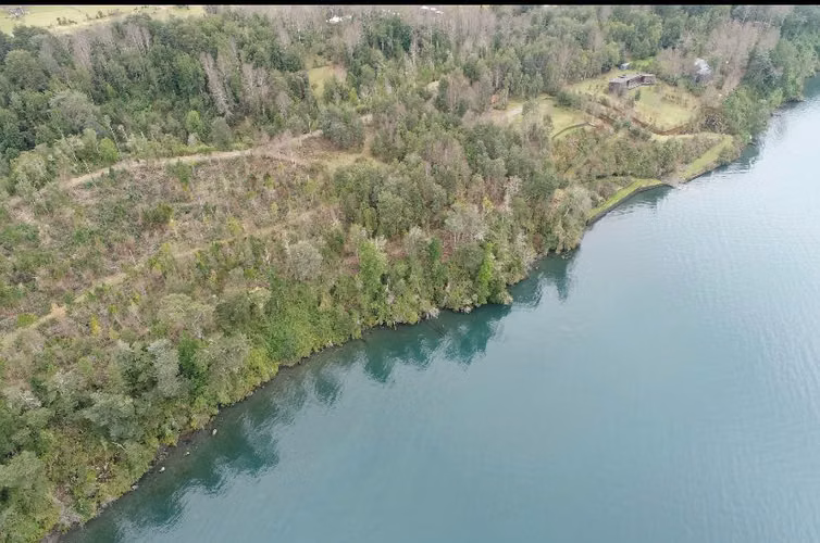 SE VENDE PARCELA PLAYA LAGO CALAFQUEN - Imagen 5