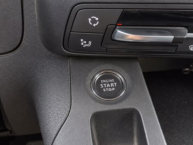 PEUGEOT RIFTER RIFTER ALLURE BLUEHDI 130 EAT8 - 2023 | 4709 - Imagen 18