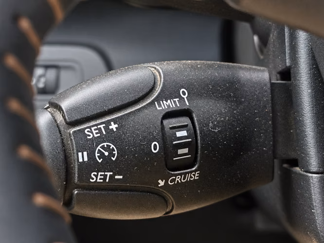 PEUGEOT RIFTER RIFTER ALLURE BLUEHDI 130 EAT8 - 2023 | 4709 - Imagen 16