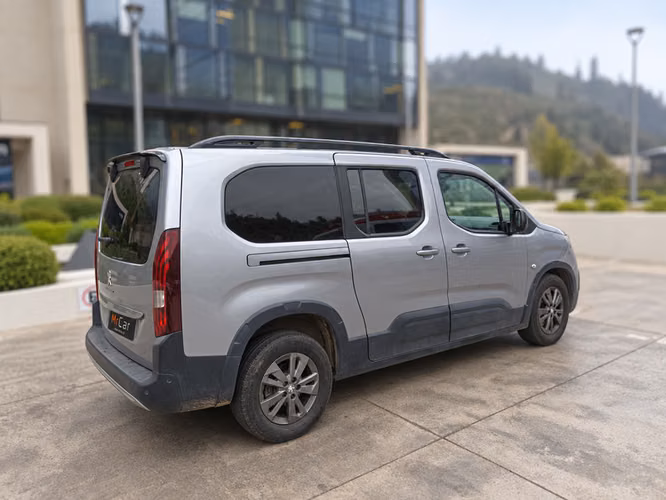 PEUGEOT RIFTER RIFTER ALLURE BLUEHDI 130 EAT8 - 2023 | 4709 - Imagen 7