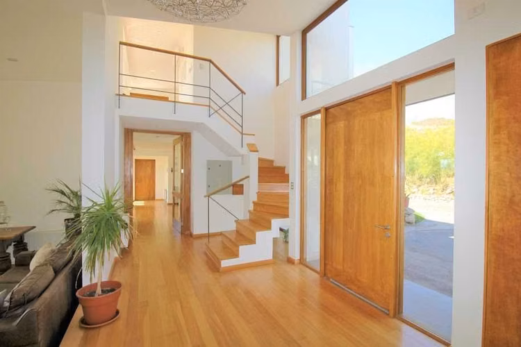 Hermosa casa moderna en parcela. 6D, 6B. Cancha de tenis. - Imagen 9