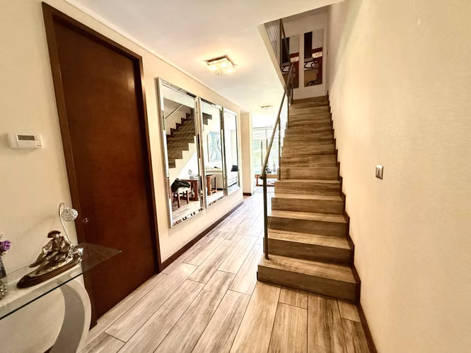 En Venta Moderno depto. de 3 hab/3 baños más servicios, con Jardín y amplio subterráneo. - Imagen 12