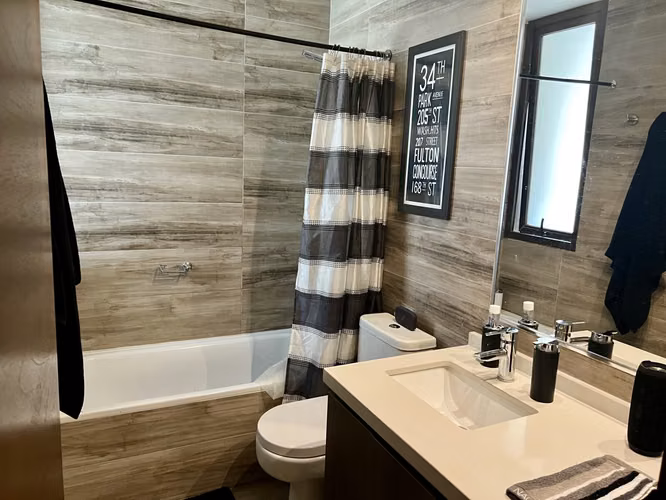 En Venta Moderno depto. de 3 hab/3 baños más servicios, con Jardín y amplio subterráneo. - Imagen 22