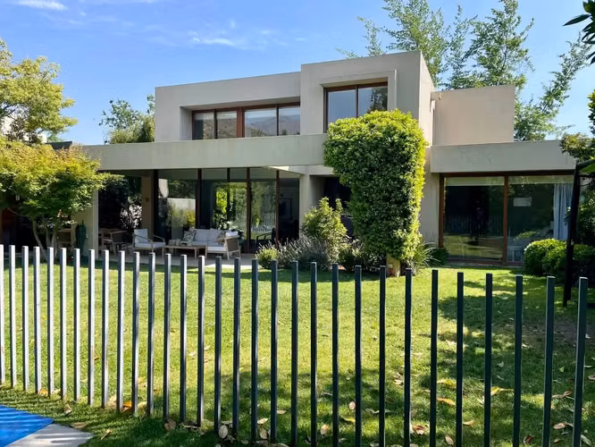 VENTA. Casa Remodelada, no Perimetral Condominio - Imagen 25