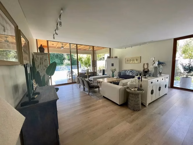 VENTA. Casa Remodelada, no Perimetral Condominio - Imagen 7