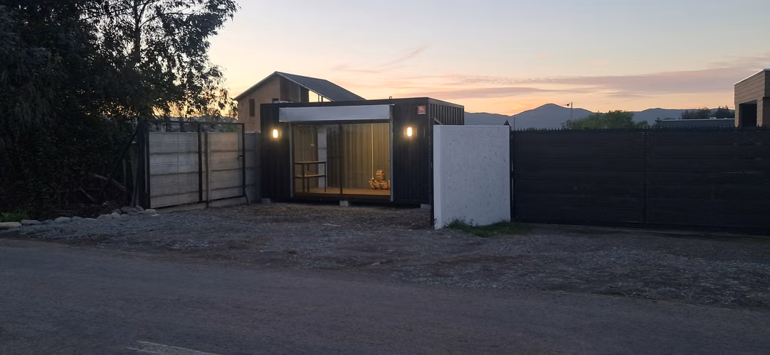 Arriendo Local Comercial / Sala de Venta