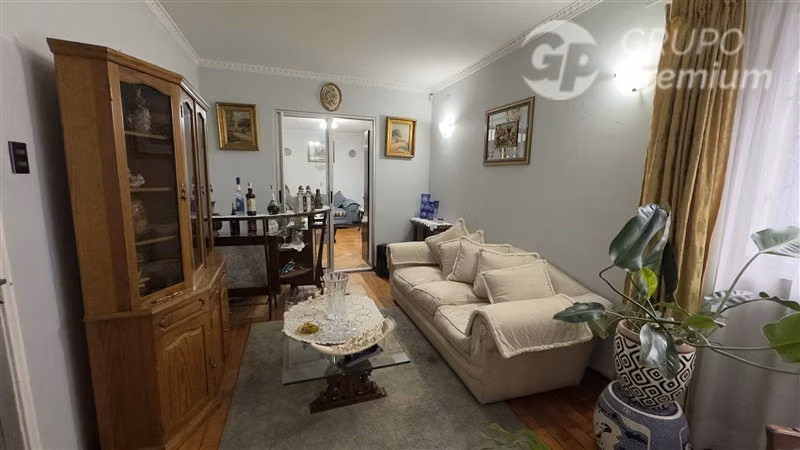 Casa con 6D+2B+4 est y galpón en Estación Central - Imagen 3