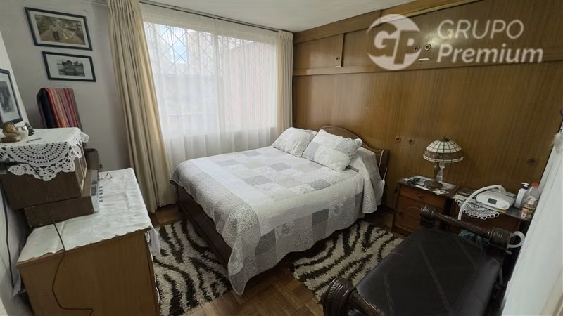 Casa con 6D+2B+4 est y galpón en Estación Central - Imagen 11