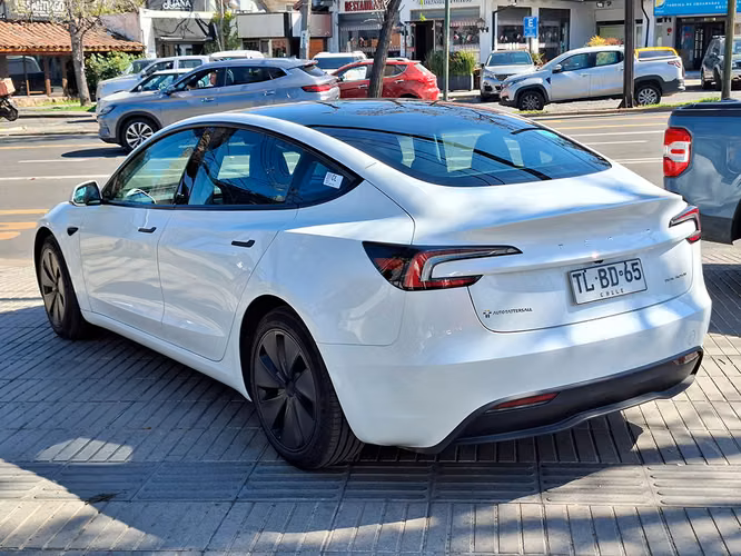 TESLA MODEL 3 2024 - Imagen 4