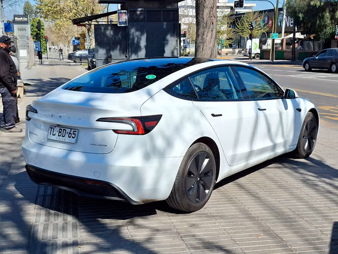 TESLA MODEL 3 2024 - Imagen 6