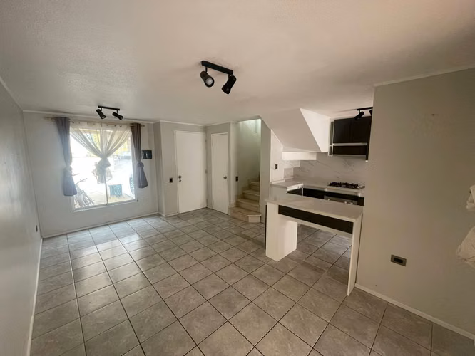 EXCELENTE CASA HABITACIÓN, EN CONDOMINIO.