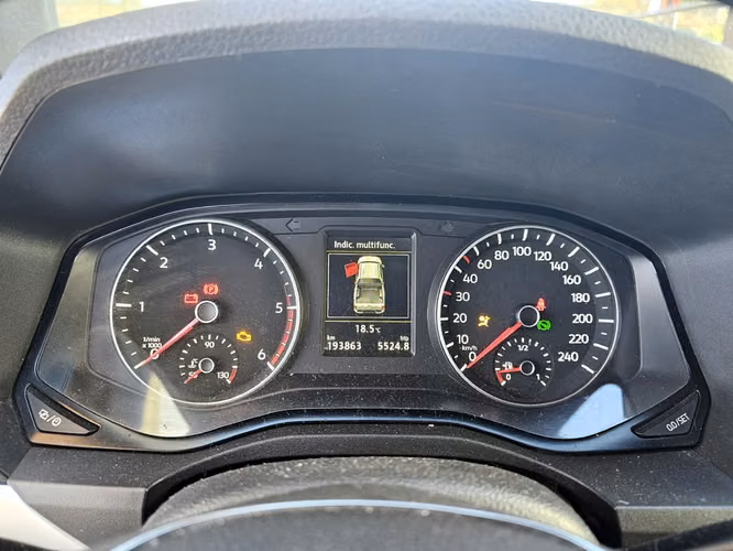 VOLKSWAGEN AMAROK 2023 - Imagen 15