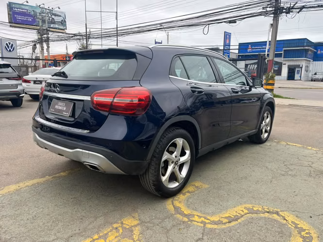 Mercedes Benz GLA 200 HB 1.6 TURBO