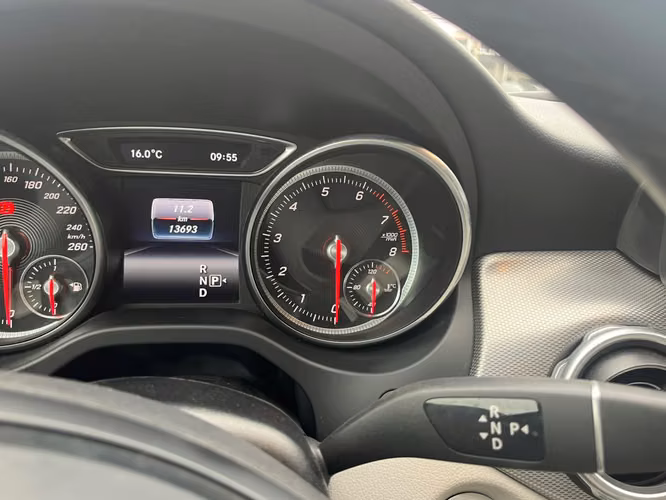 Mercedes Benz GLA 200 HB 1.6 TURBO