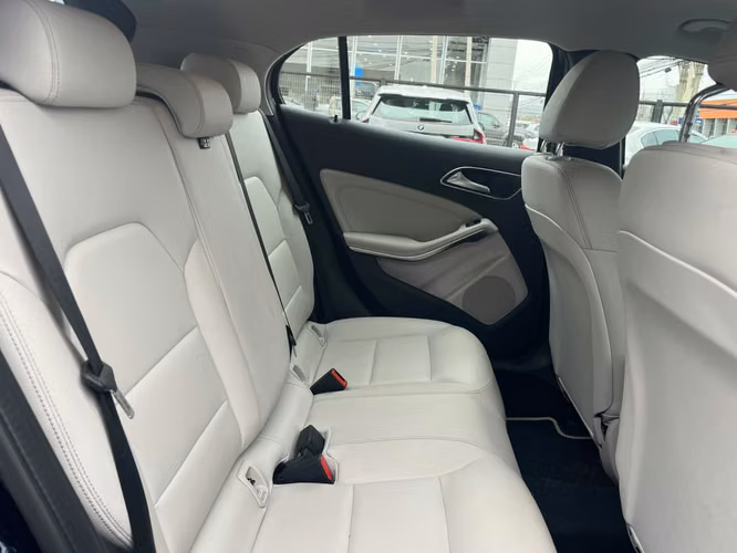 Mercedes Benz GLA 200 HB 1.6 TURBO