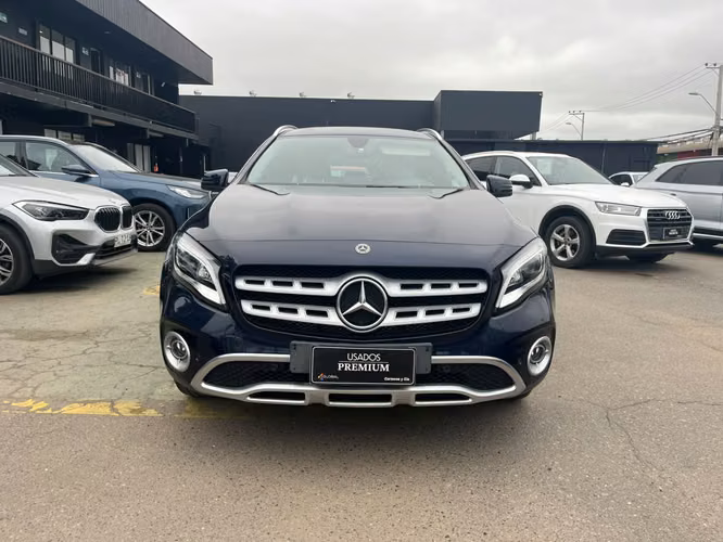 Mercedes Benz GLA 200 HB 1.6 TURBO