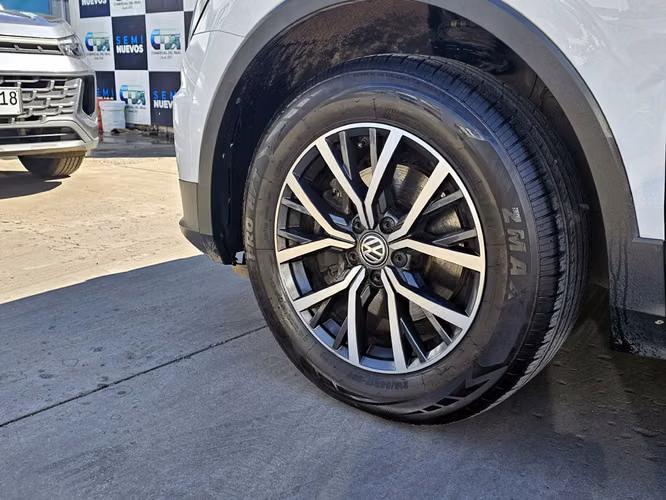 VOLKSWAGEN TIGUAN 2019 - Imagen 8