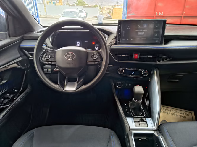 TOYOTA YARIS CROSS 2024