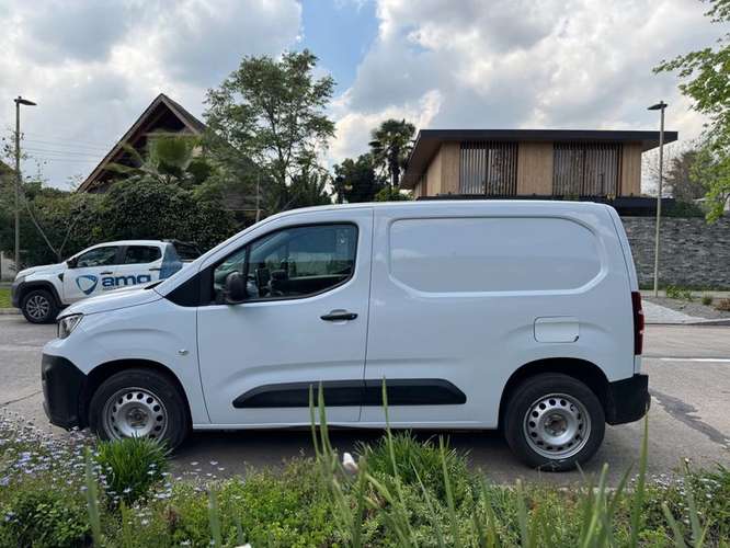 PEUGEOT PARTNER HDI PACK AA EV - 2024 | 4714 - Imagen 3
