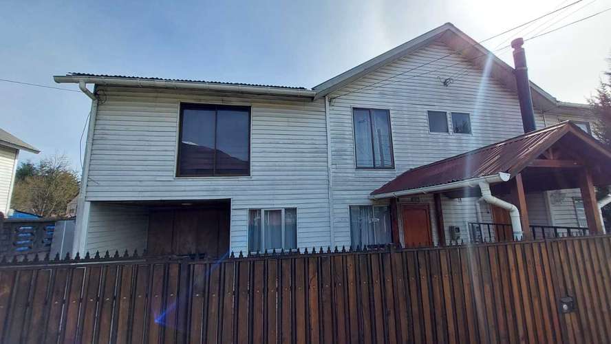 Casa en arriendo 4D 2B 1E Ribera Sur - Aysen (183359)