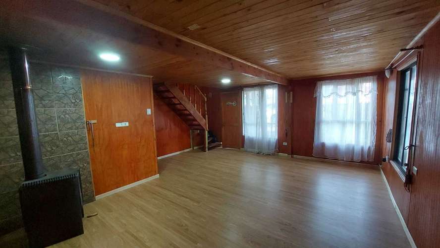 Casa en arriendo 4D 2B 1E Ribera Sur - Aysen (183359)