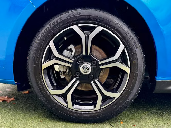 MG MG3 MT 1,5 COM - 2024 | 2520 - Imagen 9