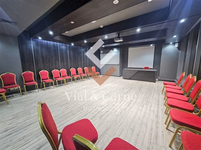 Oficina en arriendo en Las Condes / Nueva Tajamar