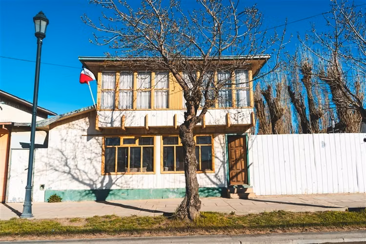 Casa en venta de 7 dorm. en Natales - Imagen 2