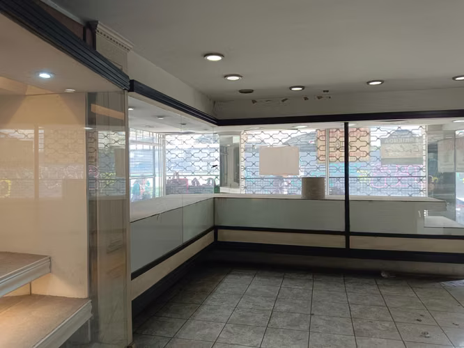 LOCAL COMERCIAL EN PLENO CENTRO DE TEMUCO  FRENTE AL MERCADO MUNICIPAL - Imagen 5