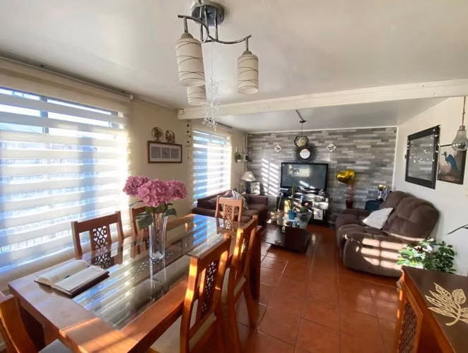 CON MATERIAL SOLIDO Y ESTA REGULARIZADA PARA SU VENTA - Imagen 4
