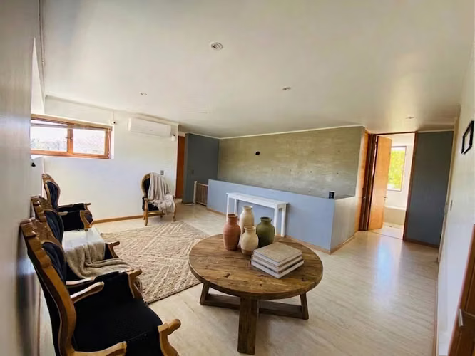 VENTA CASA DE LUJO | QUINCHO, BAR Y SALA DE JUEGOS INTEGRADA | LAS BRISAS DE CHICUREO | UF 21.500 - Imagen 21