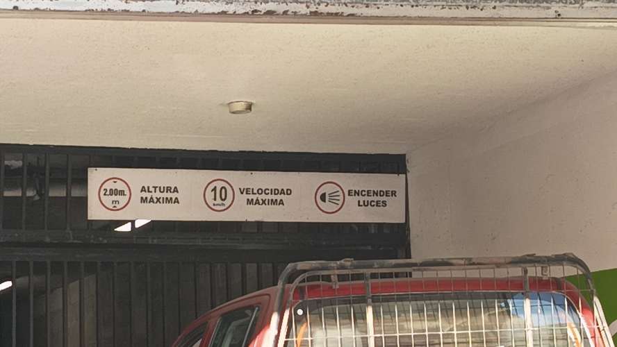 FULL AMOBLADO COMO NUEVO 2D;  2 B Y ESTACIONAMIENTO