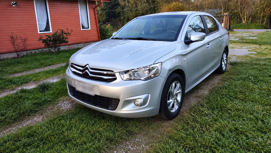 Citroen C-Elysée 2017 diesel en perfecto estado, 119.000 km, gris, único dueño.