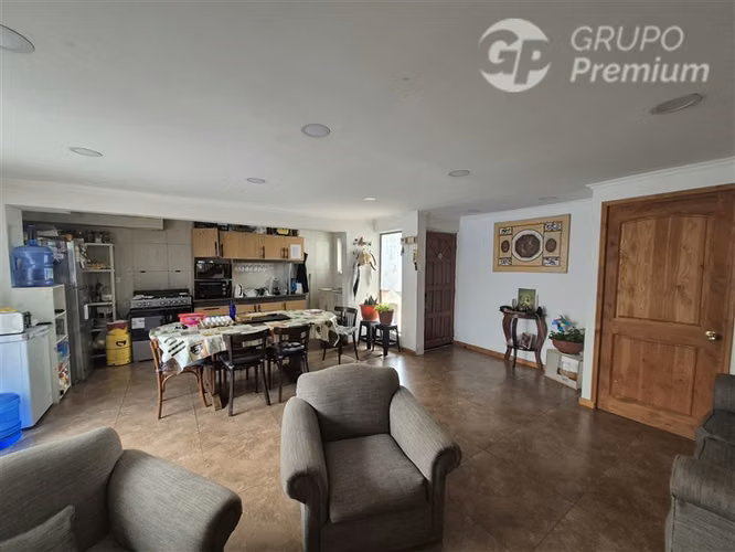 Casa en venta de 6d+3b en Maipú