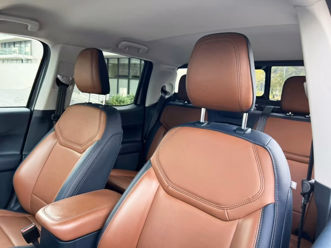 FORD MAVERICK LARIAT 2.0 4X4 2024 - Imagen 20