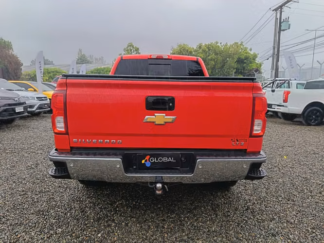 CHEVROLET SILVERADO 2018 - Imagen 4