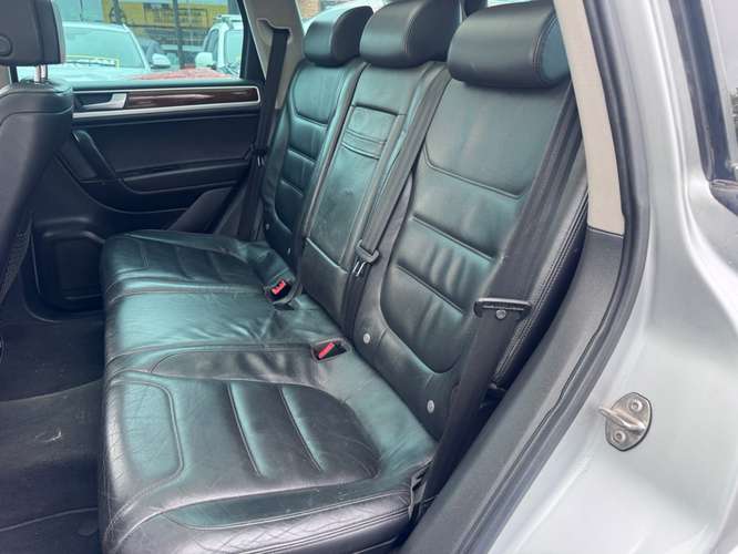 VOLKSWAGEN TOUAREG 2012