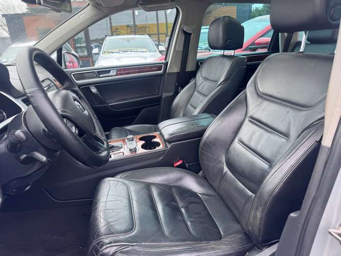 VOLKSWAGEN TOUAREG 2012
