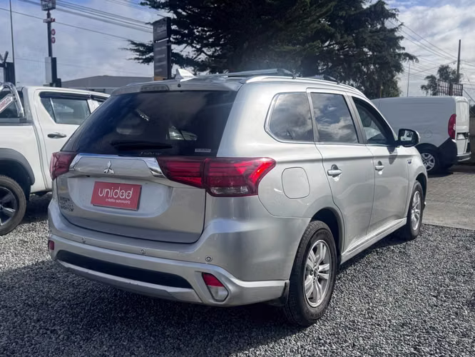 MITSUBISHI OUTLANDER 2019 - Imagen 3