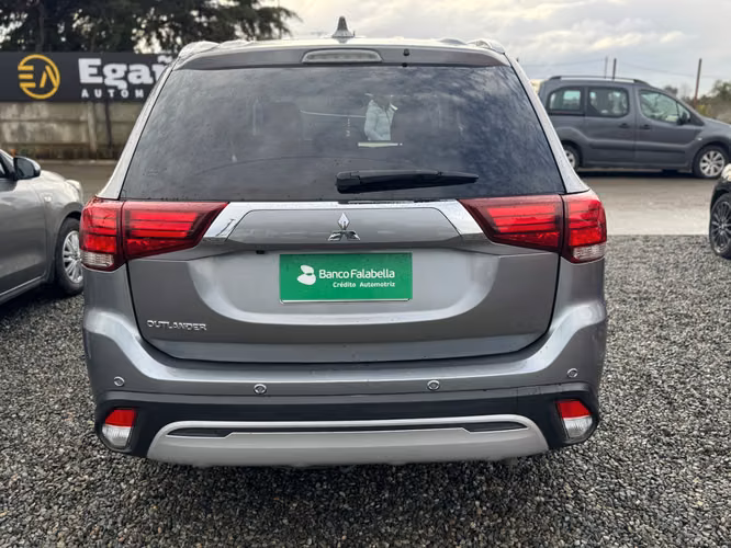 MITSUBISHI OUTLANDER 2022 - Imagen 5