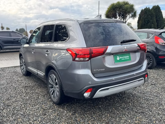 MITSUBISHI OUTLANDER 2022 - Imagen 6