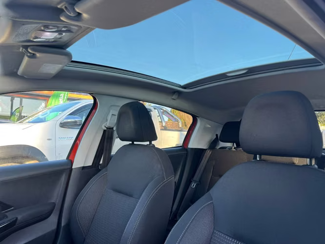 PEUGEOT 208 2017 - Imagen 8