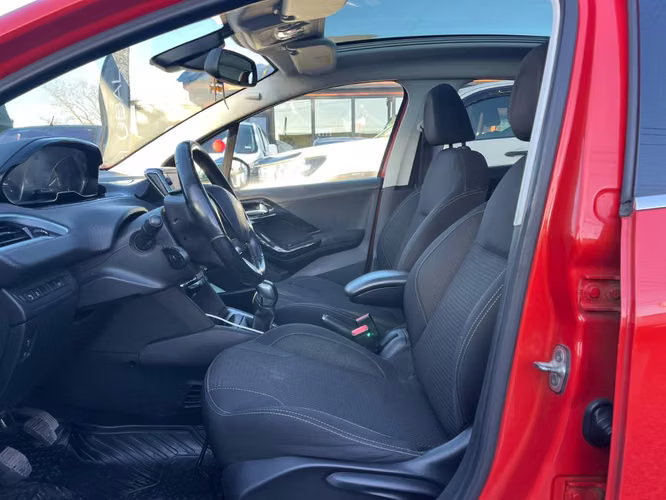 PEUGEOT 208 2017 - Imagen 3