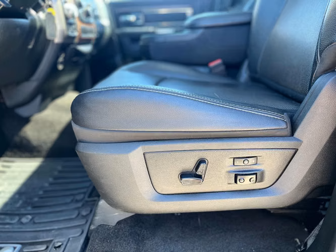 RAM 1500 LARAMIE 4X4 3.0 AUT 2018 - Imagen 16