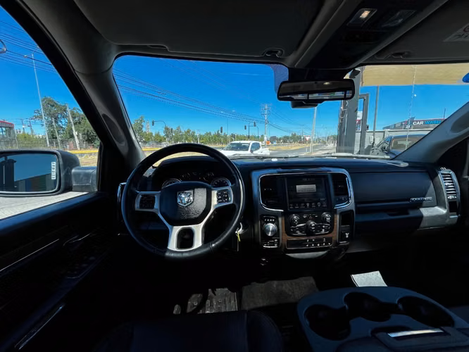 RAM 1500 LARAMIE 4X4 3.0 AUT 2018 - Imagen 12